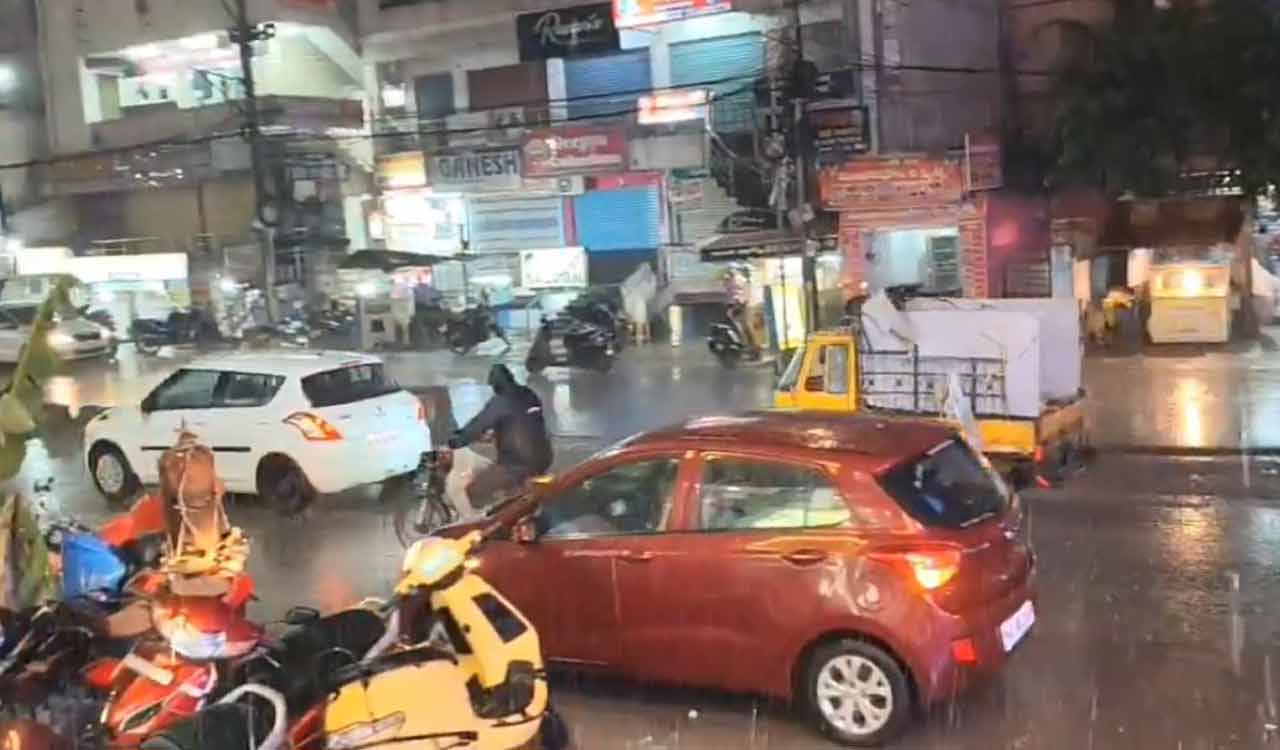 Heavy rains return to pound Hyderabad on Sunday night