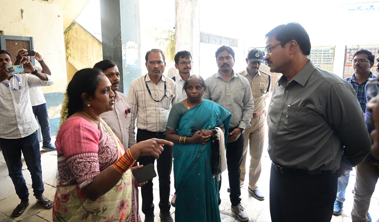 Hyderabad: Hydraa Commissioner inspects Kingsway Government School