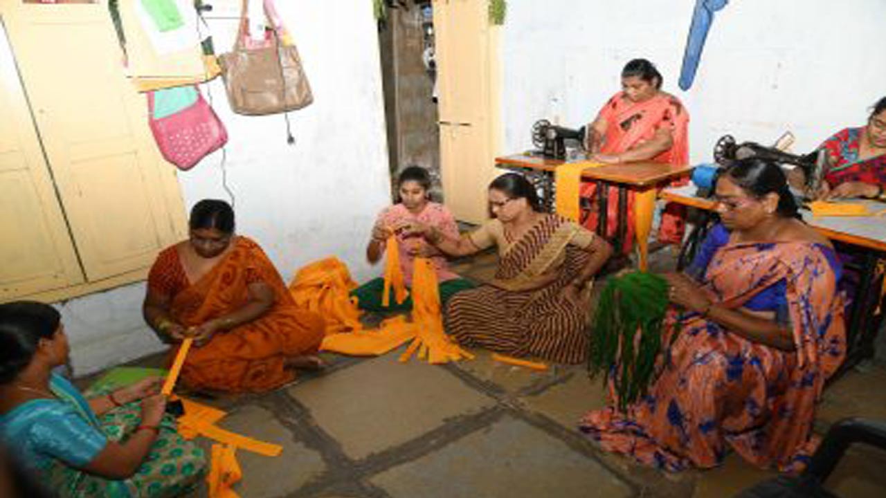 Illiterate, dropouts members of women SHGs to get education in Telangana’s Karimnagar