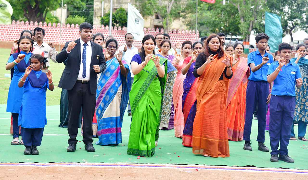 Watch: In a first, Karimnagar district officials perform national anthem in sign language on I-Day