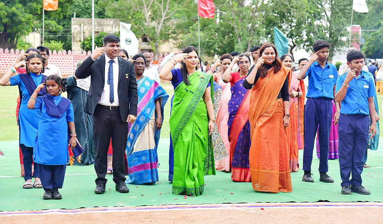 Watch: In a first, Karimnagar district officials perform national anthem in sign language on I-Day