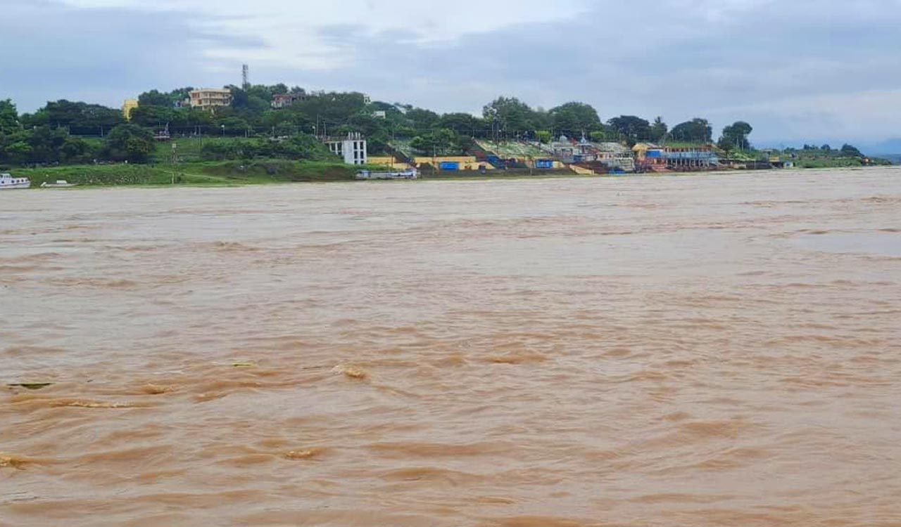 Second warning issued as Godavari touches 48 feet mark at Bhadrachalam