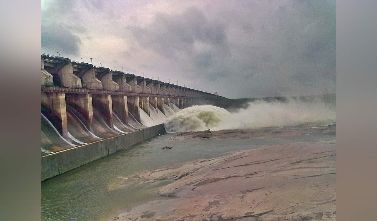 Sriram Sagar Project receives heavy inflows, triggers floods in Godavari