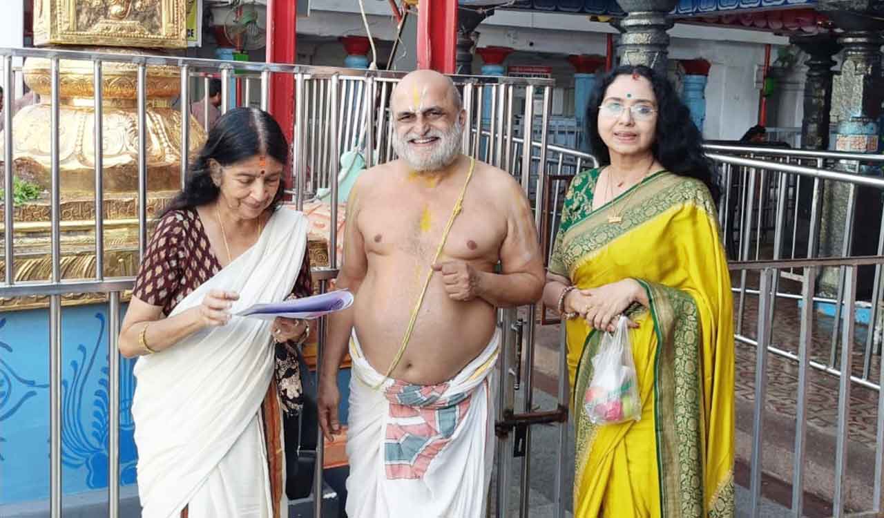 Travancore royal member Aswathi Thirunal visits Chilkur Balaji temple in Telangana