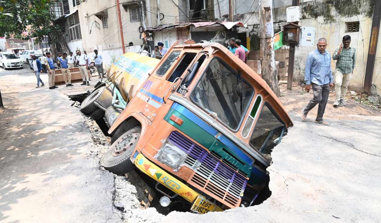 Road caves-in at Banjara Hills after water tanker runs over nala, no casualties