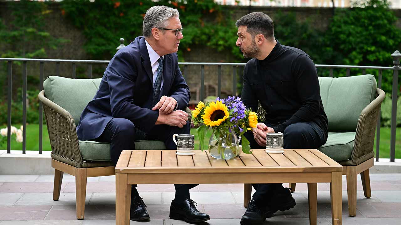 Zelenskyy meets Starmer in London ahead of US-Russia summit