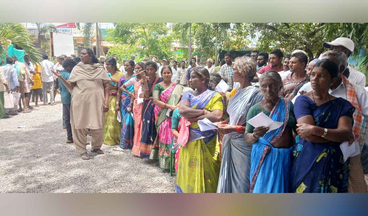 Farmers’ struggles for urea continue across Telangana