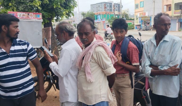 Urea shortage forces school children into queues in Nalgonda and Suryapet districts