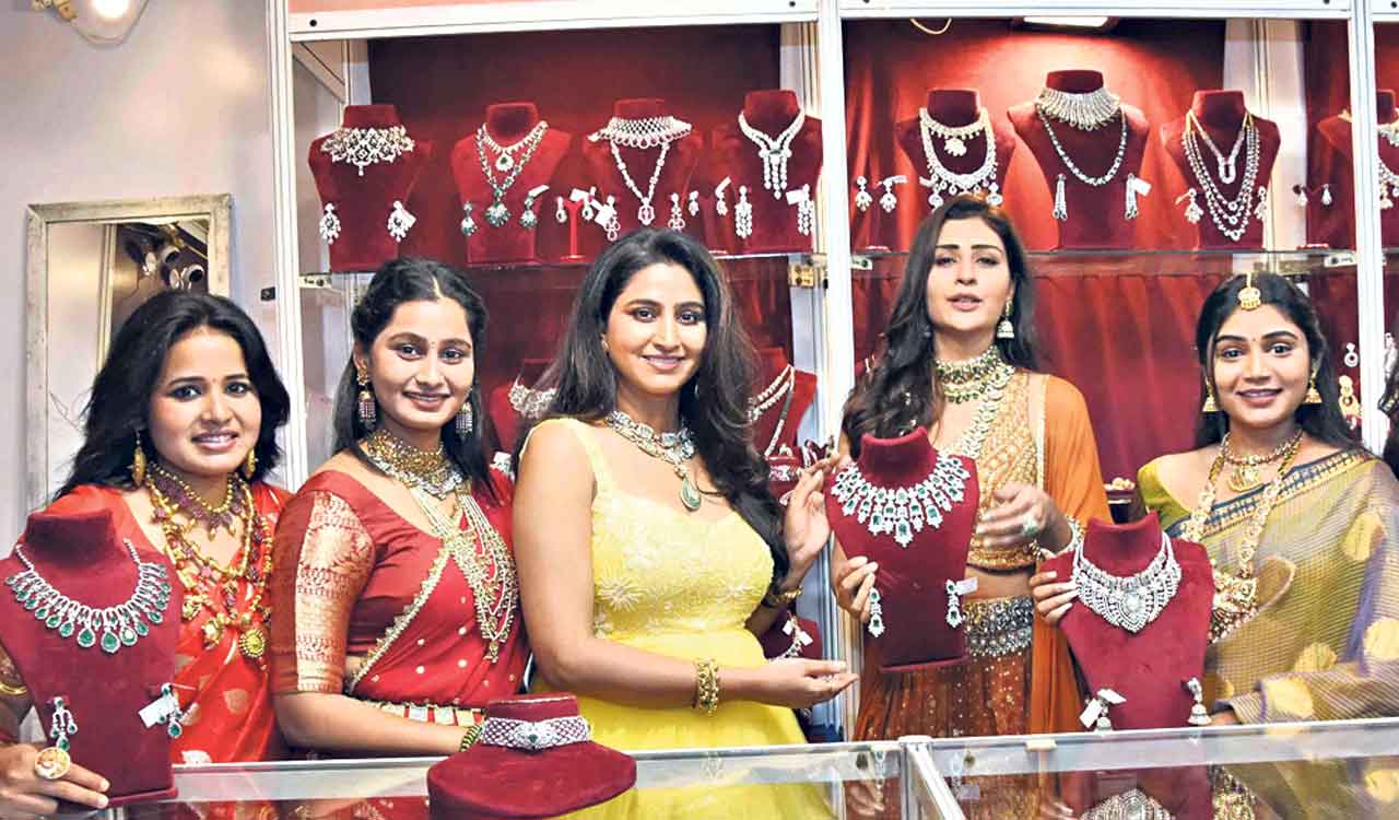 Asia Jewels Show 2025 kicks off in Hyderabad with top designers