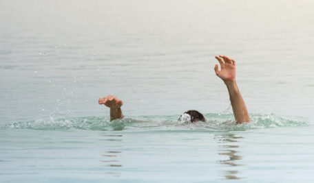 Drowning Fils 456x267