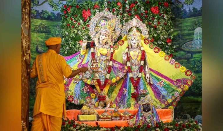 India celebrated Janmashtami with grandeur in Mathura, Vrindavan, and across the country, as seers urged love and harmony. Temples were decorated, cultural programs held, and devotees observed rituals marking Lord Krishna’s birth.