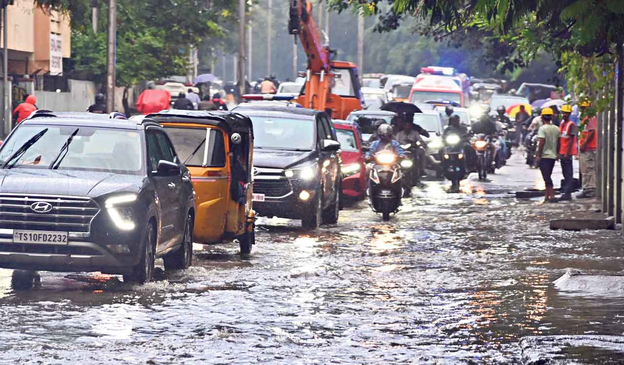 Evening showers trigger traffic chaos across Hyderabad