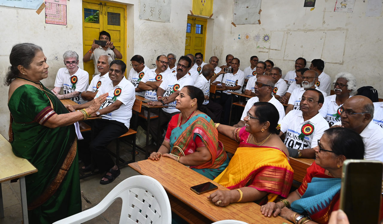 Erramanzil Government School alumni celebrate golden jubilee with touching reunion