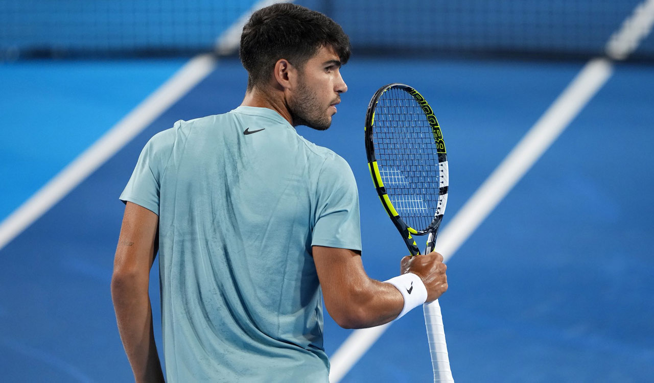 Alcaraz beats Zverev to set up Cincinnati final with Sinner