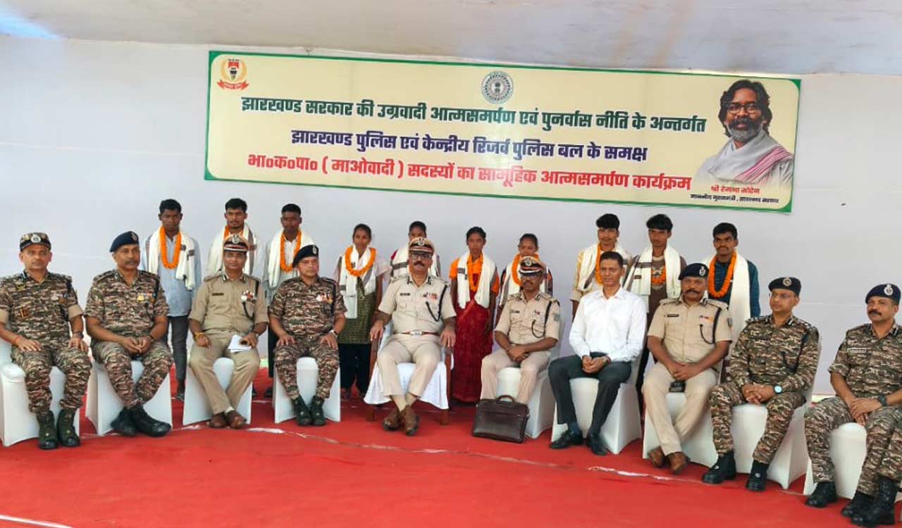10 Maoists surrender in Jharkhand’s West Singhbhum, pledge to shun violence