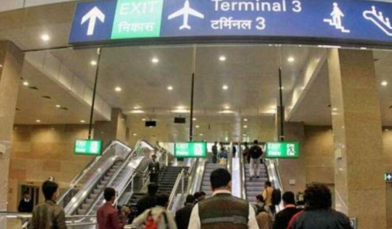 Dallas telecom outage delays 1,800+ flights, hundreds cancelled