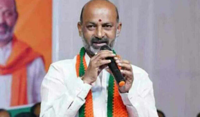 KTR trying to threaten with defamation suit, says Bandi Sanjay