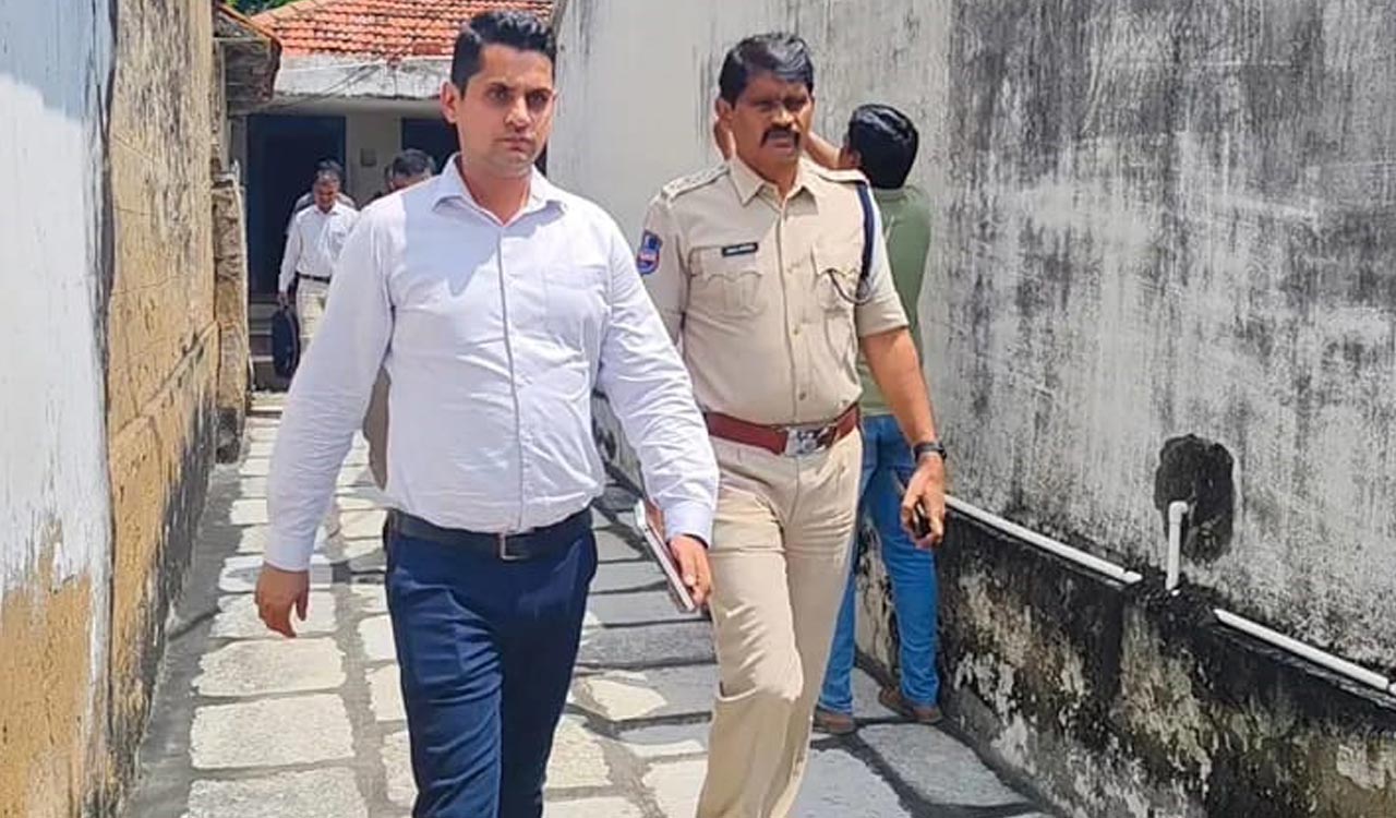 CBI begins probe into murder of advocate couple in Peddapalli