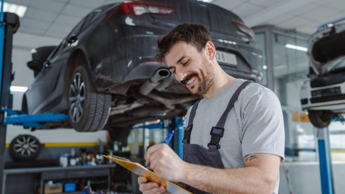 Things to check before choosing a car service centre in Bangalore