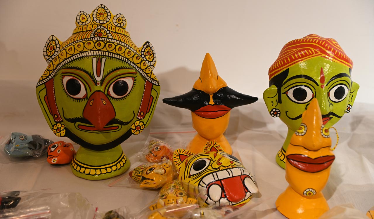 Cheriyal painting workshop in Hyderabad draws art lovers