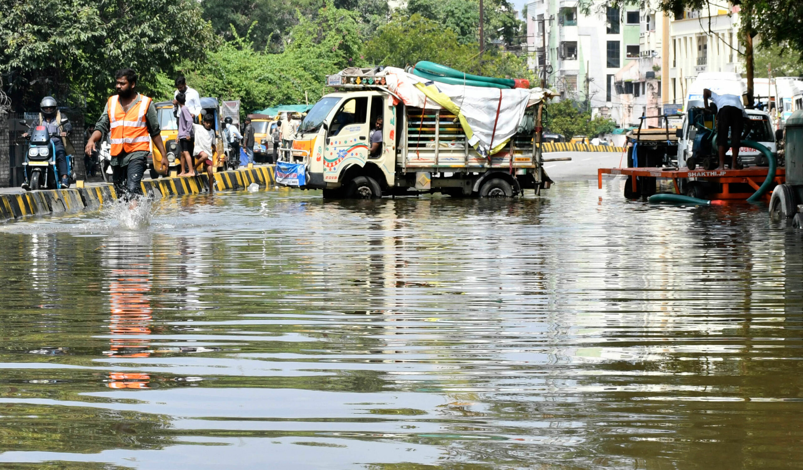 Hyderabad: Floodwaters continue to inundate colonies, damage property in city
