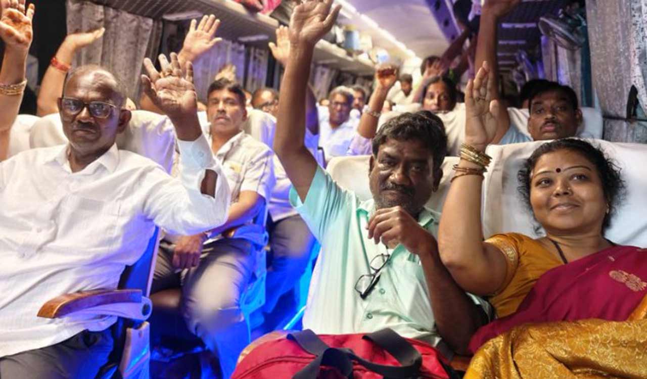 Evacuation of stranded Telugu people from Nepal gains pace; 217 traced, flights arranged