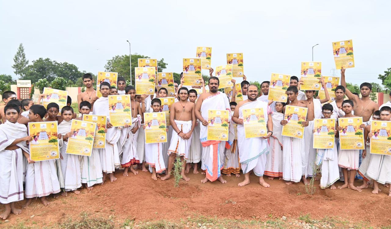 Telangana to see mass jammi tree plantation under Green India Challenge