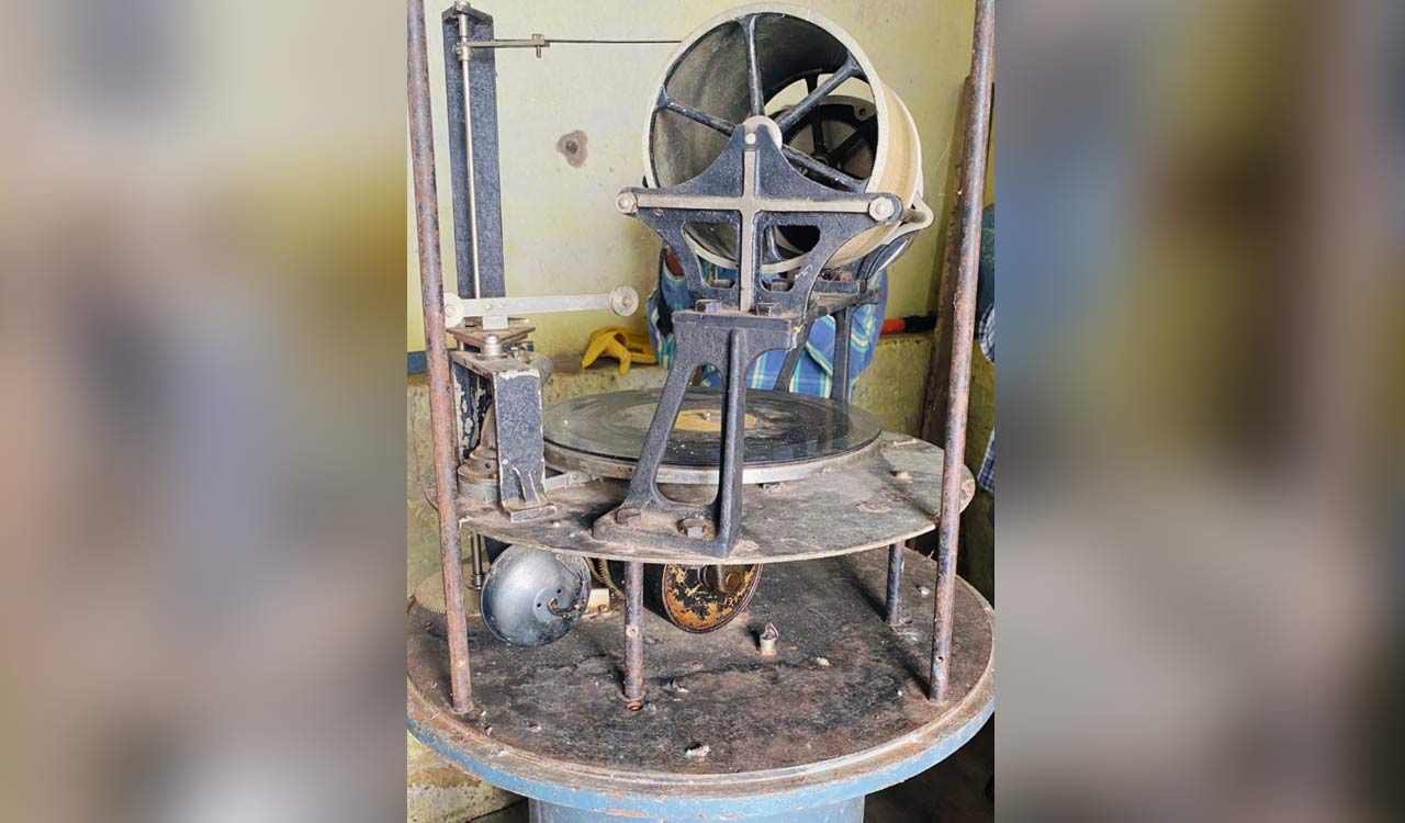 Nizam era water level instrument at Osman Sagar reservoir awaits restoration