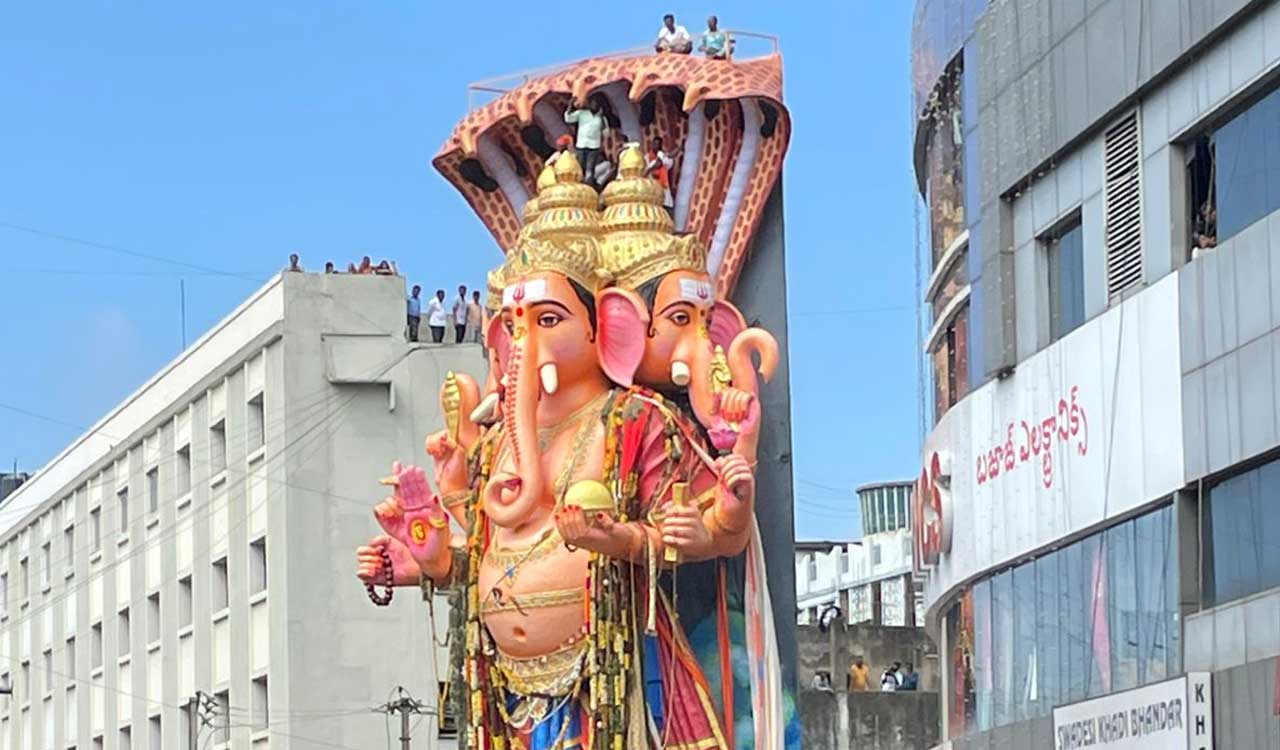 Hyderabad bids farewell to Khairatabad Ganesh, idol immersion concludes at 1.45 pm