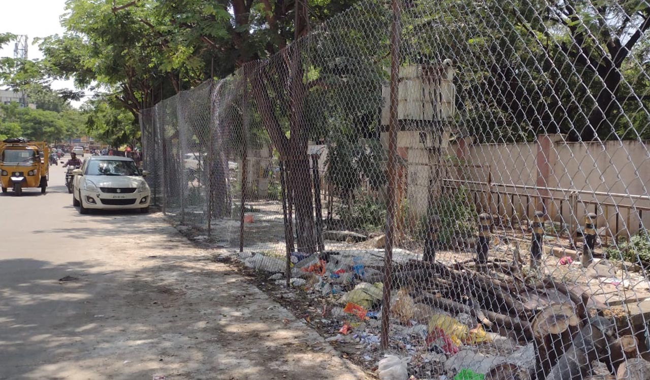 Karimnagar civic body to name and shame those dumping garbage on roads