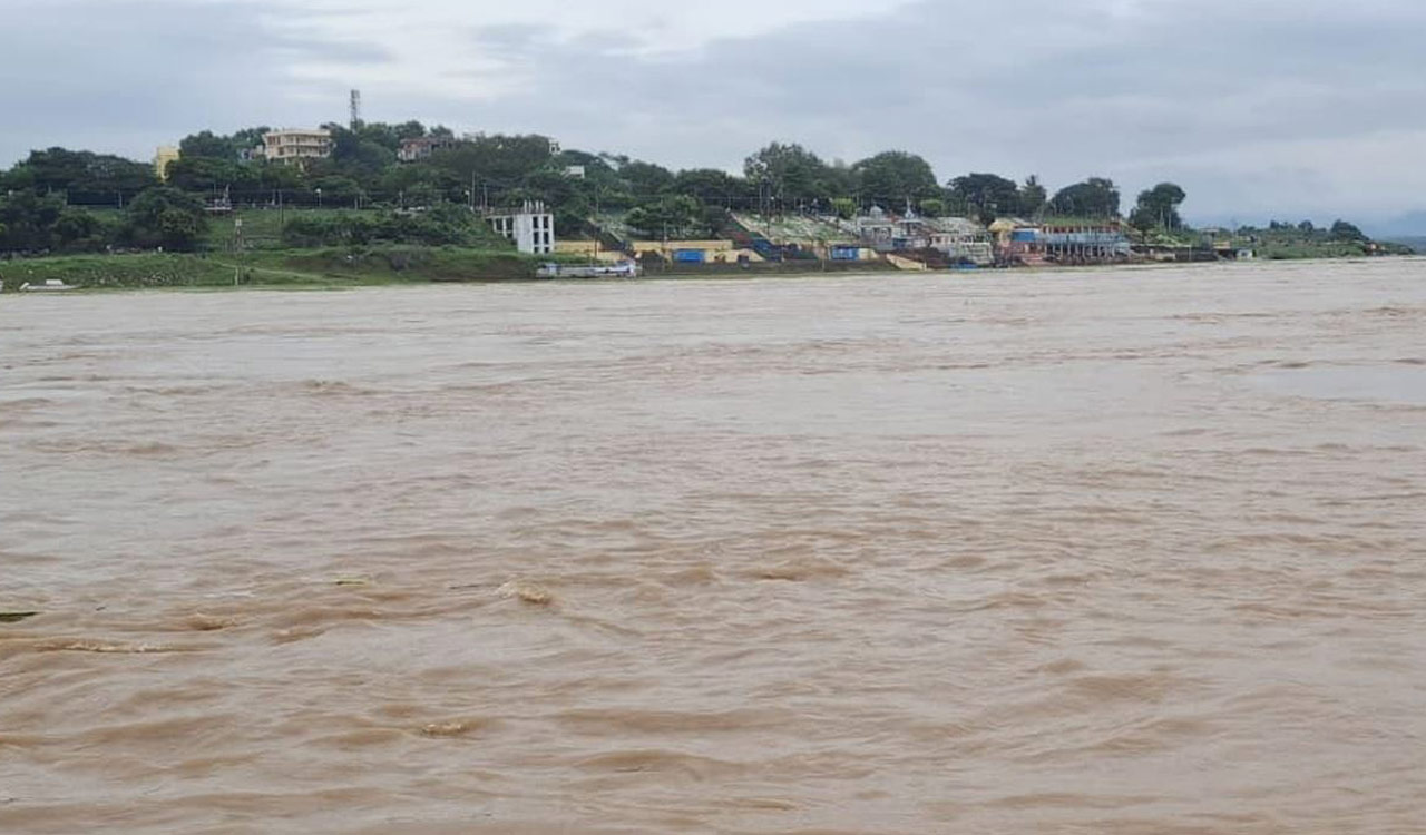 River Godavari crosses first warning level at Bhadrachalam