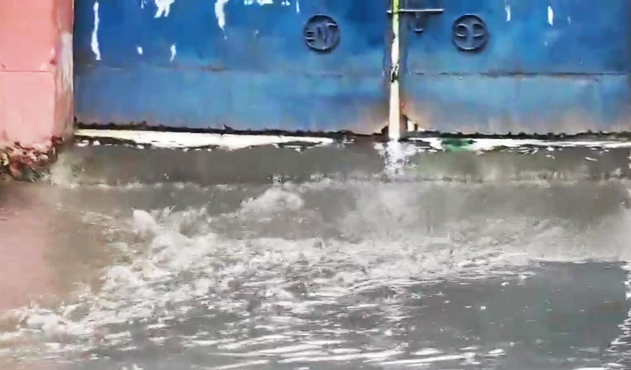 Sewage leak floods Koti ENT Hospital; poses health risks to patients, staff