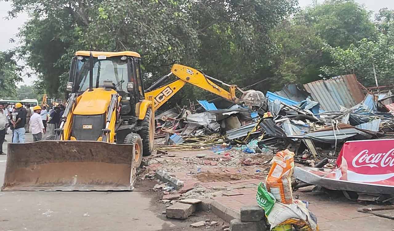 Hyderabad: Illegal structures razed near JBS, SCB acts ahead of Defence Minister’s visit
