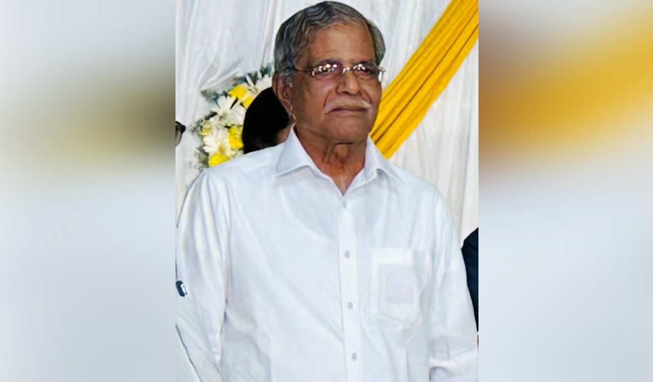 KCR condoles the death of BRS leader Karra Srihari