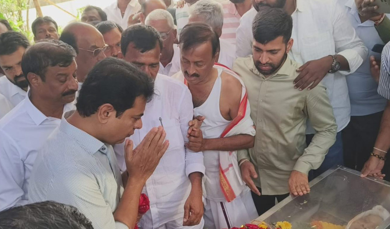 KCR, KTR condole death of Vanteru Vajramma, mother of BRS leader Pratap Reddy