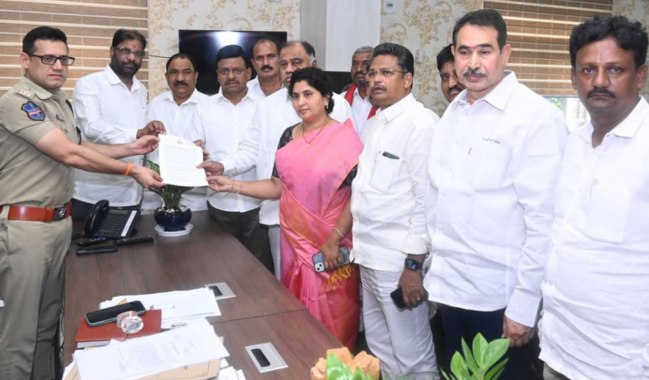 BRS leaders accuse Khammam police of bias, demand action