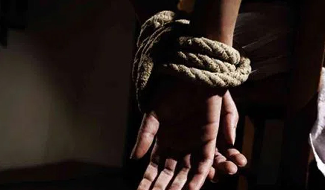 Two men kidnapped, brutally assaulted by gang in Hyderabad’s Bandlaguda