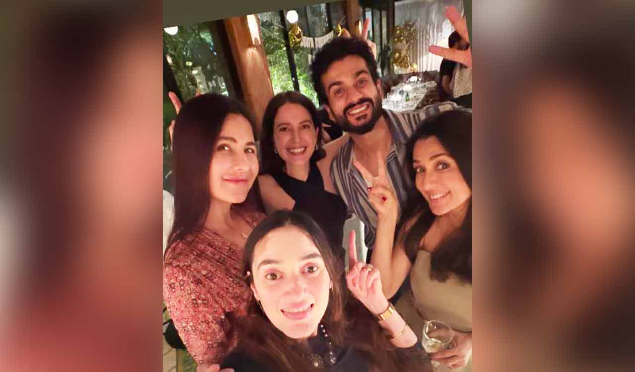 Mommy-to-be Katrina Kaif glows in new picture as fans await her first child