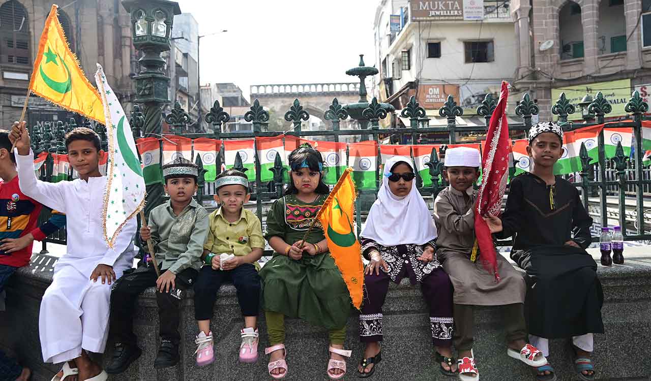 Thousands join Markazi Milad Juloos in Hyderabad’s Old City