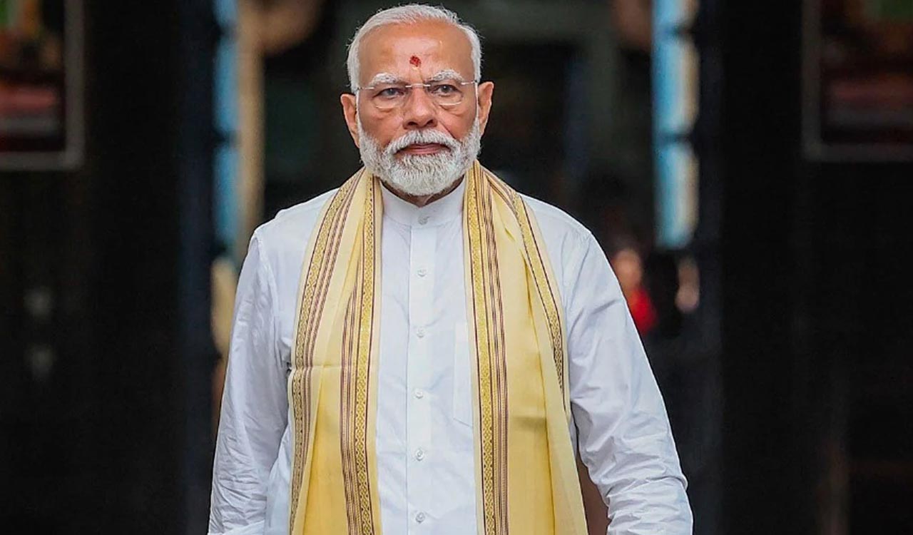 ‘May our lives be filled with light and purpose’: PM Modi, Mamata greet people on Mahalaya