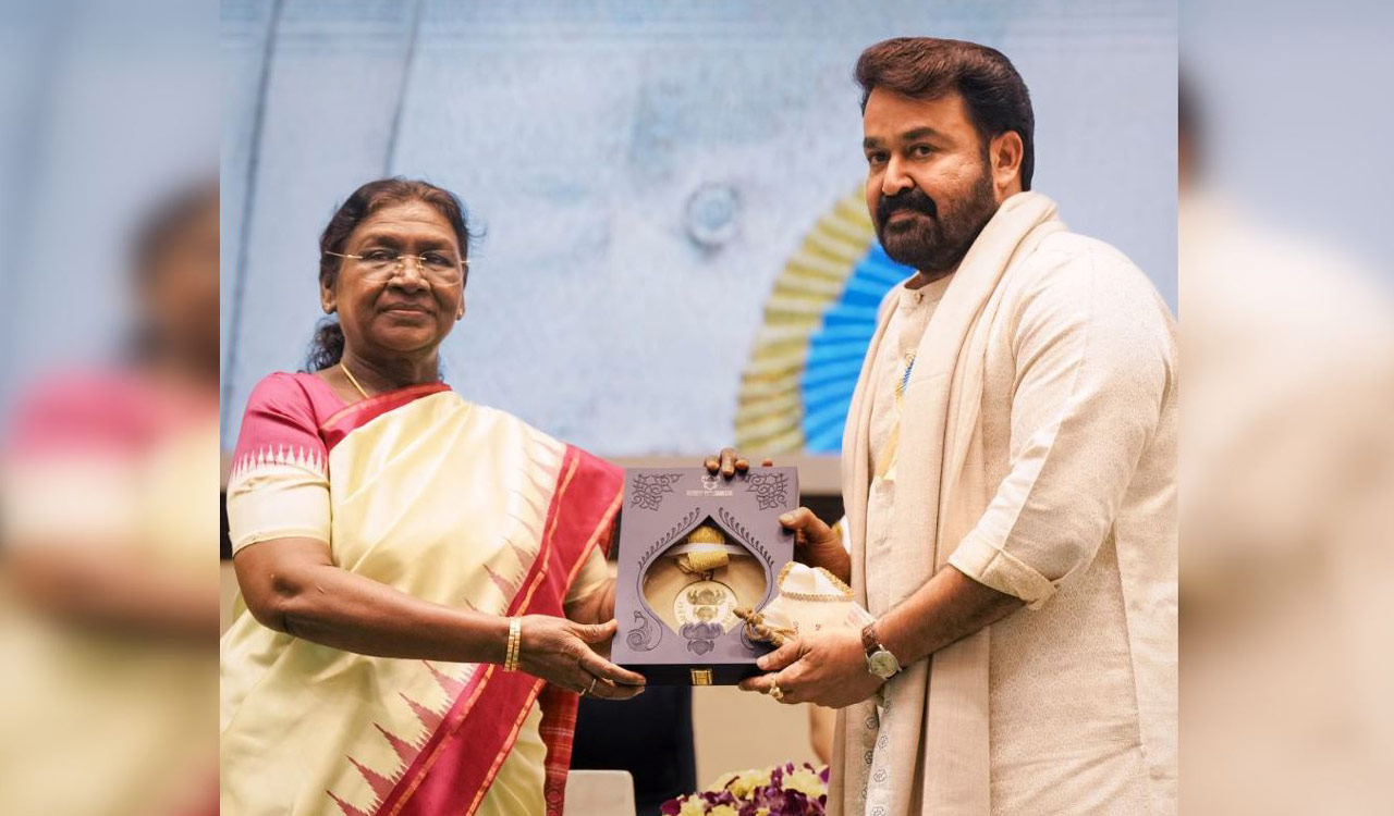 Video: Shah Rukh, Mohanlal, Rani Mukerji, Vikrant Massey receive National Awards