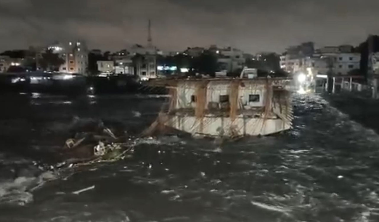 Moosarambagh bridge shut again as twin reservoir inflows surge