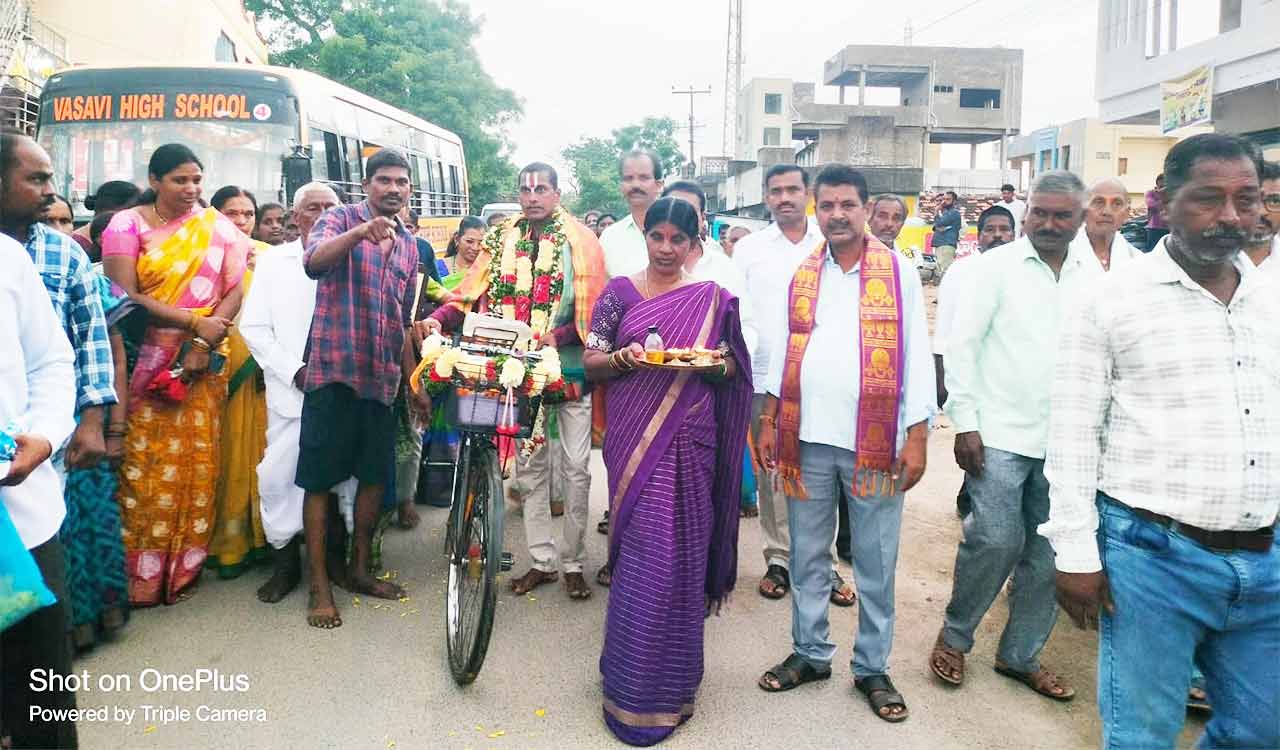 Jagtial man cycles 22,000 km to visit 108 Vaishnava temples