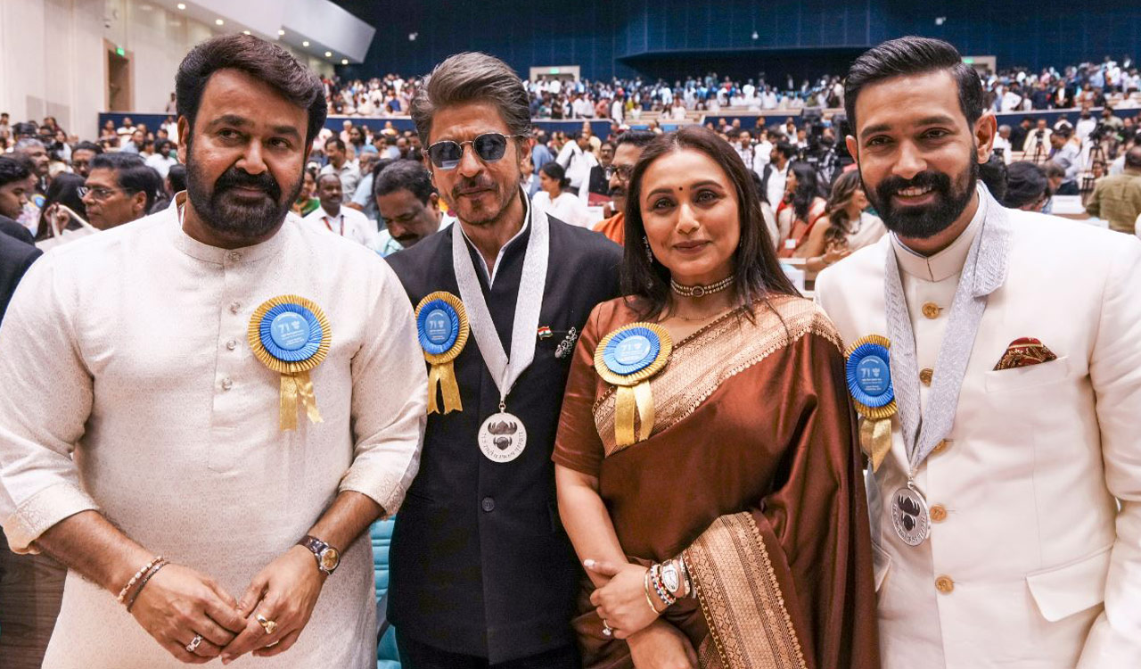 Video: Shah Rukh, Mohanlal, Rani Mukerji, Vikrant Massey receive National Awards