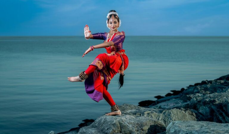 Nizamabad’s Saanvi wins praise for Kuchipudi performance in Dubai