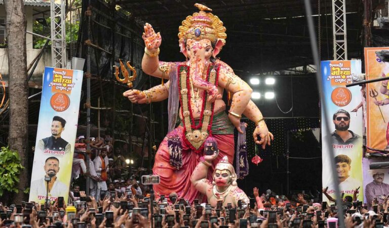 Ganesh Visarjan 2025: Mumbai gives rain-soaked farewell to 'Bappa'