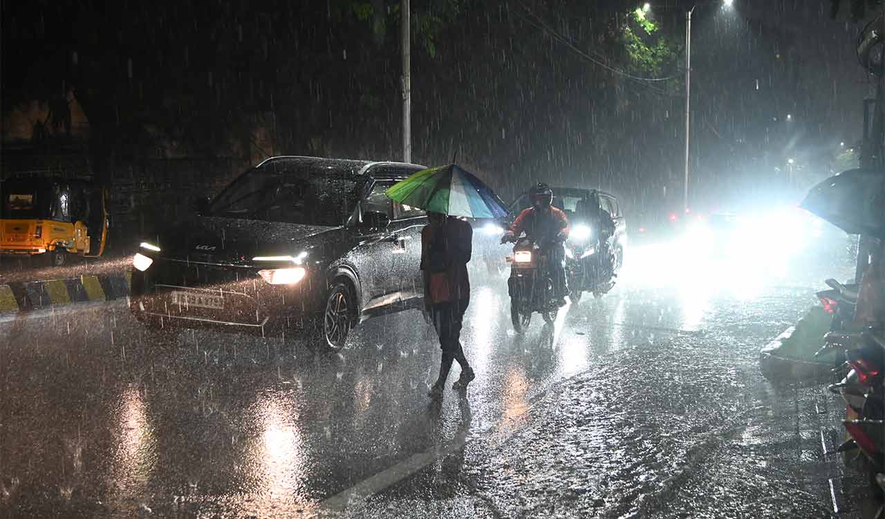 Sudden downpour lashes Hyderabad, traffic crawls on waterlogged roads