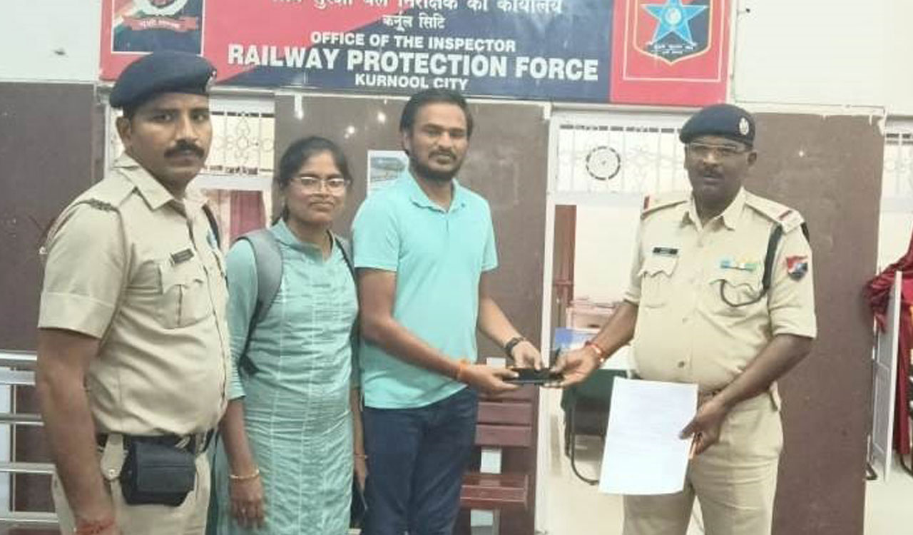 RPF recovers 34 phones under ‘Operation Amanat’ in August