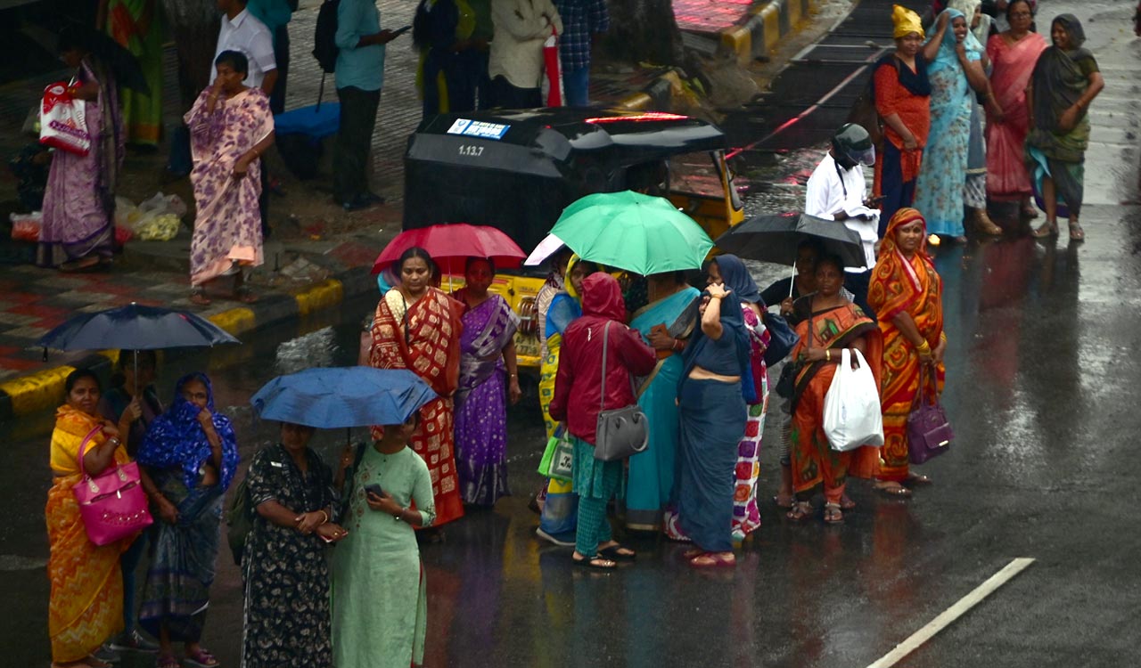 Heavy rains lash Hyderabad, Hayathnagar records 103.8 mm