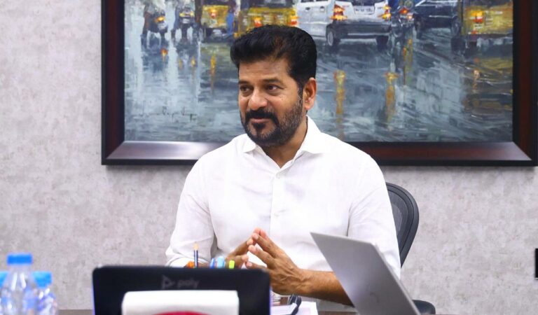 CM directs sarpanches to manage streetlight maintenance in gram panchayats